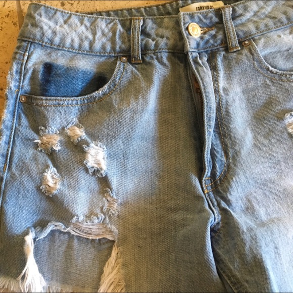 Forever 21 distressed denim shorts - Picture 2 of 6